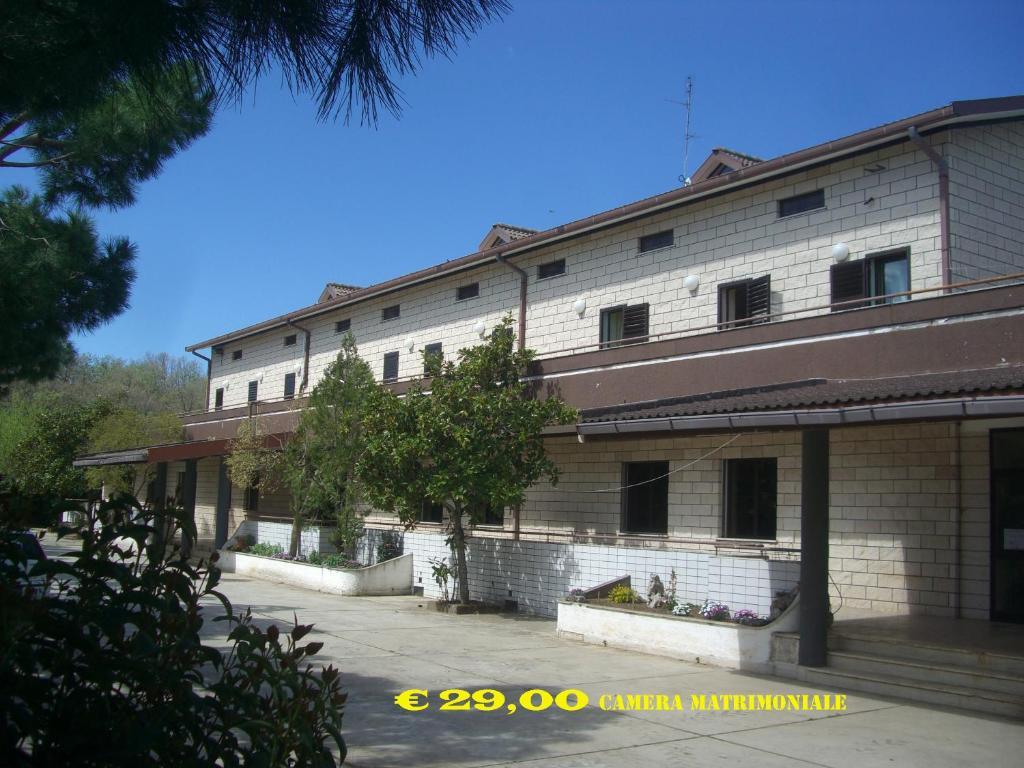 Hotel Menta E Rosmarino Monte SantʼAngelo Extérieur photo