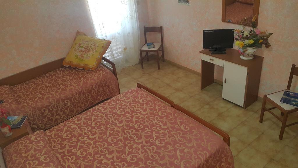 Hotel Menta E Rosmarino Monte SantʼAngelo Chambre photo